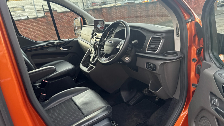 Ford Tourneo Custom Transit Custom Tourneo L1 Diesel Fwd 2.0 EcoBlue 185ps L/R 8 Seater Sport Auto